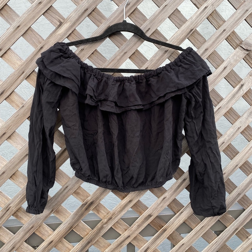 San Joy | Black Off the Shoulder Crop Top